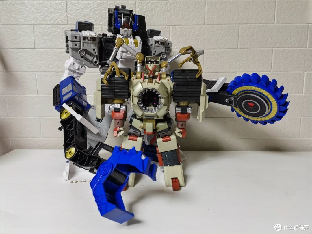 土木系大佬——泰坦级塞伯坦传奇版猛大帅开箱