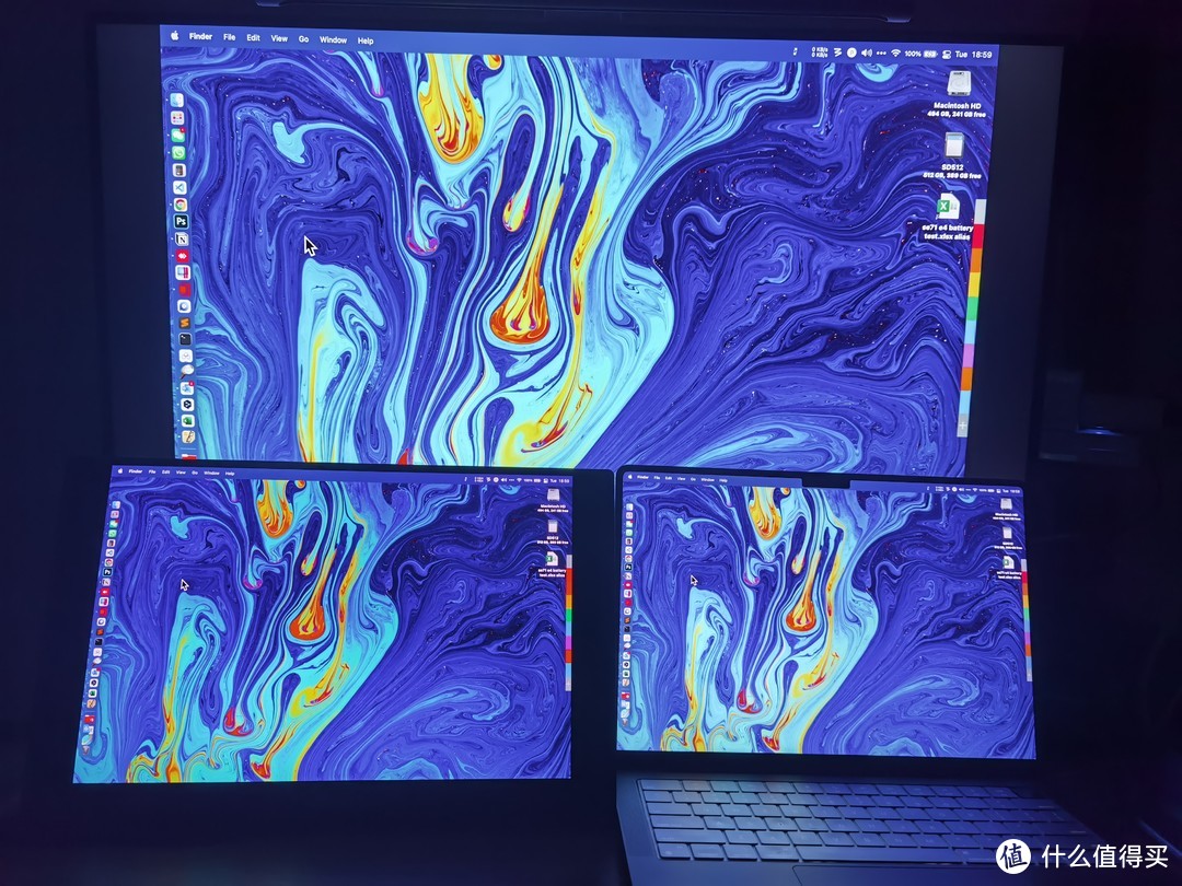 上LG IPS，左下OLED，右下Macbook MiniLED