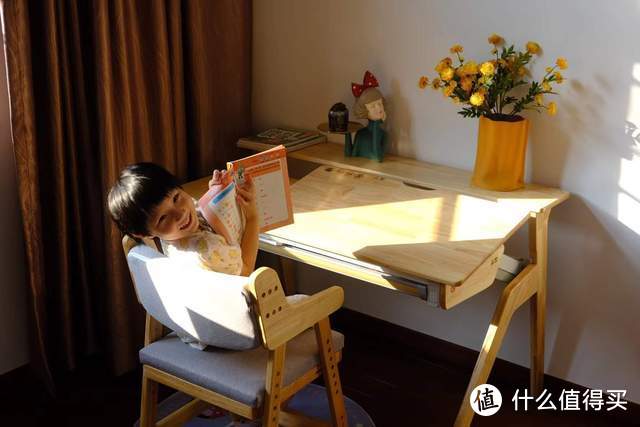 用了四套学习桌椅的二孩爸爸，告诉你如何选购实木学习桌椅