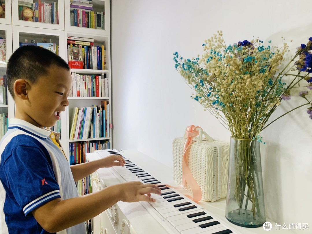 孩子在家自学钢琴，从入门到专业就靠它：Midiplus美派88Air 折叠钢琴