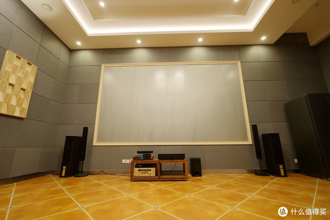 峰米T1全色激光电视入住影音室，体验最简单的150英寸“私人影院”