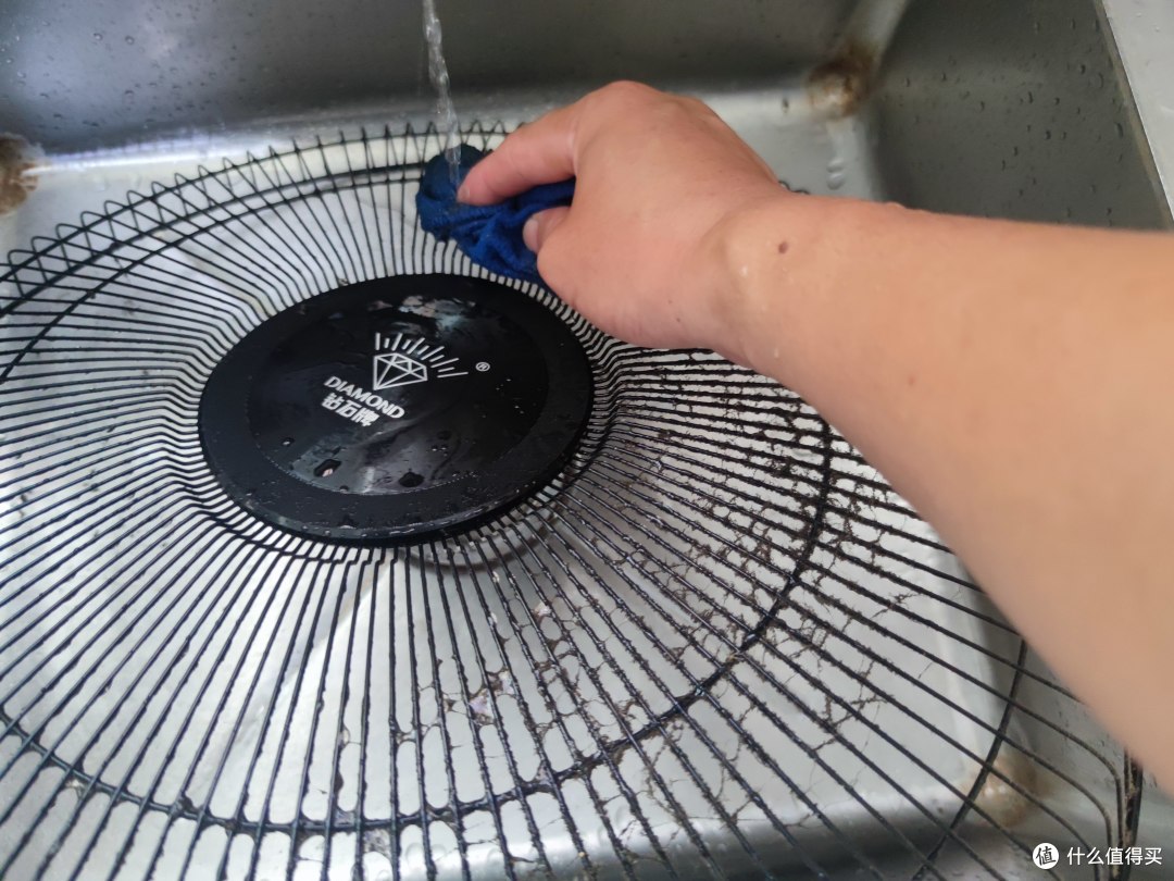 每天上一当,当当不一样,这种清洗风扇的网红小妙招,我试过以后翻车了!