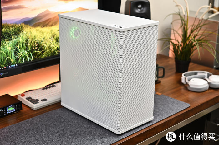 抽拉式 ATX Mesh 机箱——乔思伯 VR4 装机展示