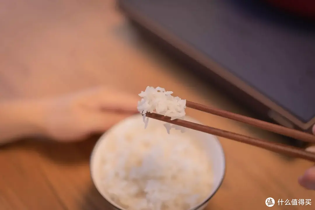 蓝宝蒸汽米汤电饭煲上手：一款能煮沥米饭、自动沥水的电饭煲