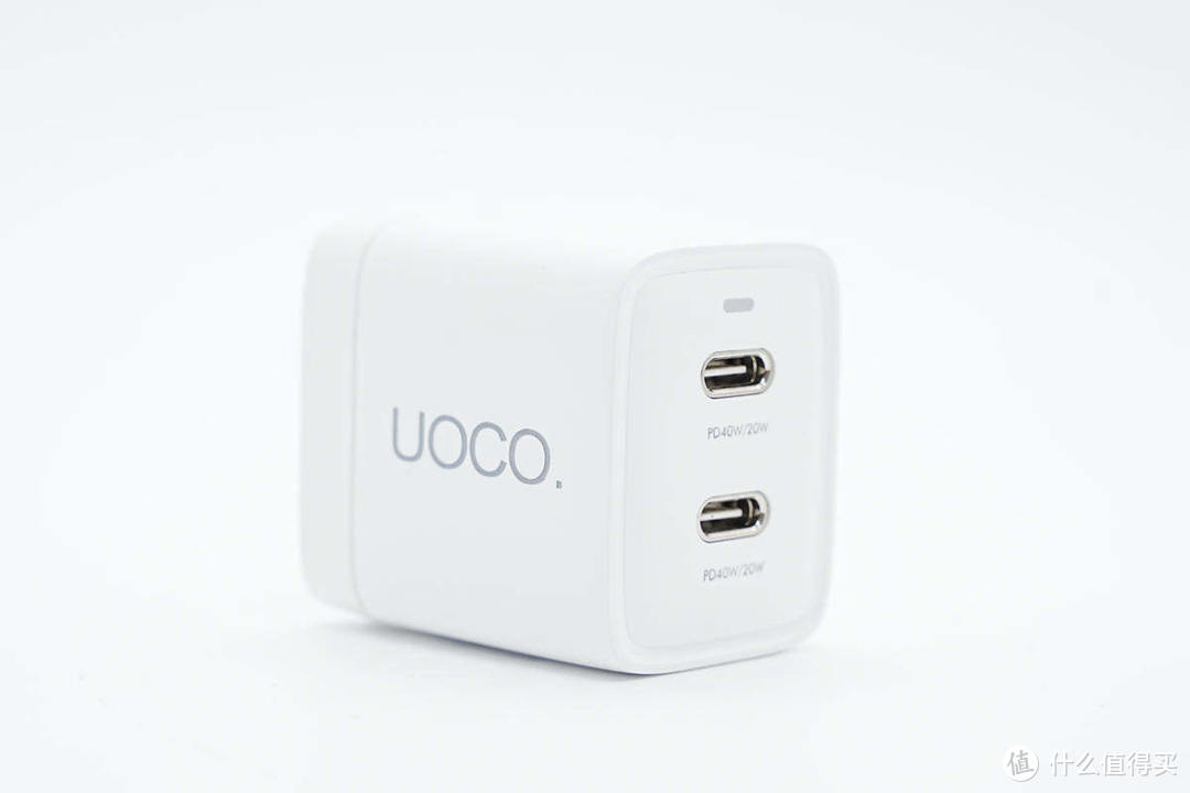 拆解报告：UOCO. 40W双USB-C氮化镓充电器CH035-CC