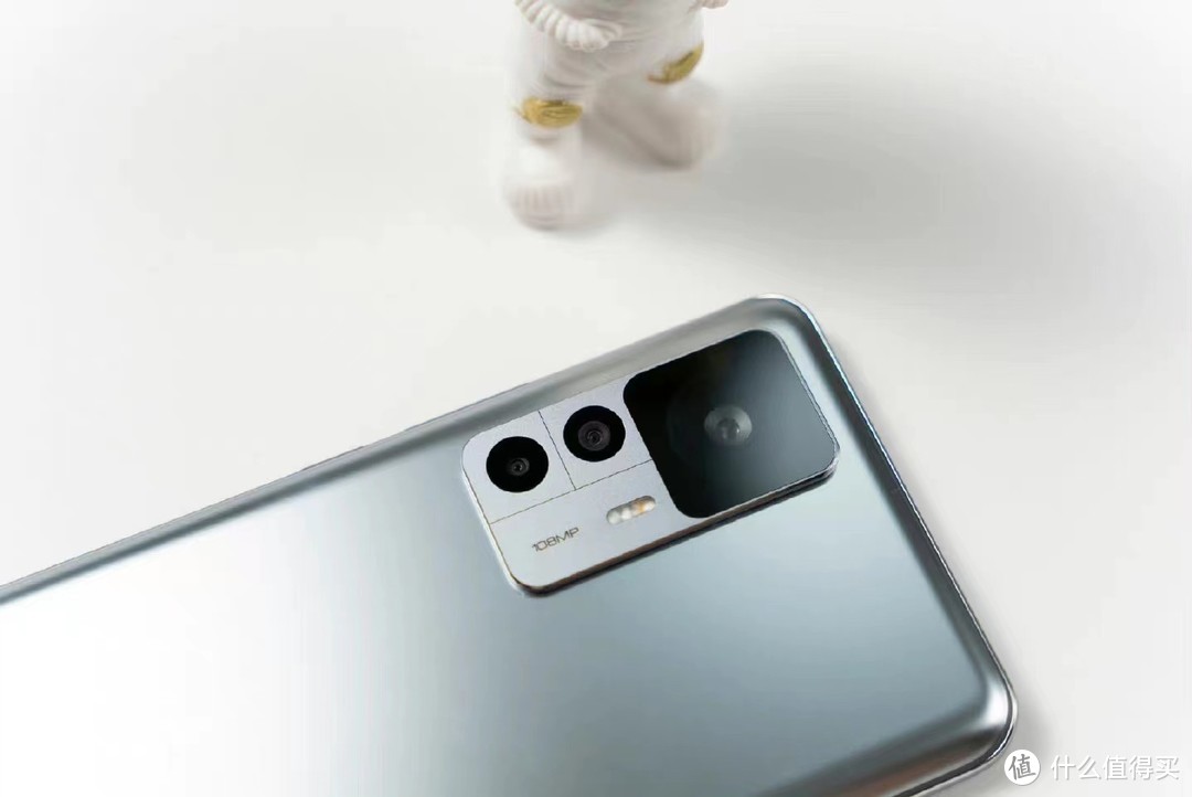 同为搭载骁龙8+的性能旗舰，一加AcePro和Redmi K50至尊版该怎么选？