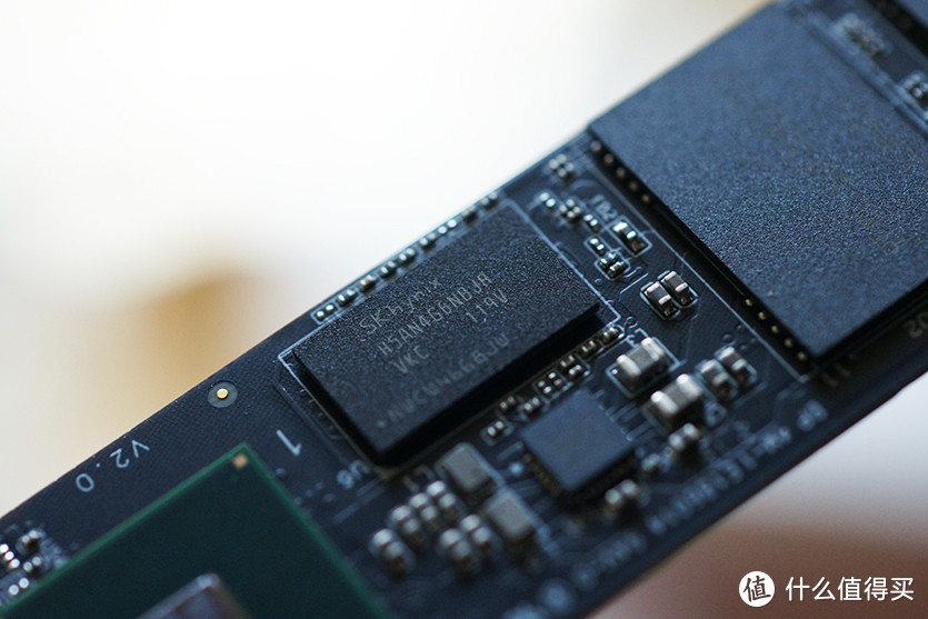 博帝蟒龙VP4300 PCIe4.0 SSD体验：速度快，散热强