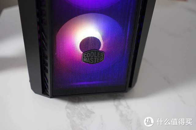 五光十色，多变光效，酷冷MasterBox 520机箱体验