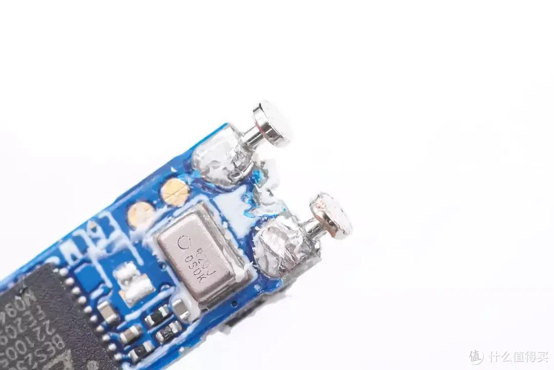 OPPO ENCO Air2i真无线耳机拆解，10mm复合镀钛振膜动圈，AI深度通话降噪