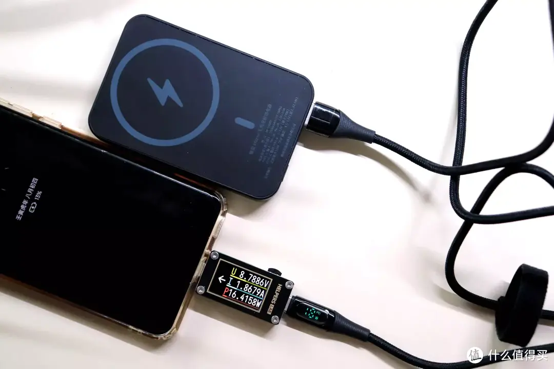 当安卓手机遇见磁吸充电宝，魅族Lifeme无线充移动电源值得购买吗