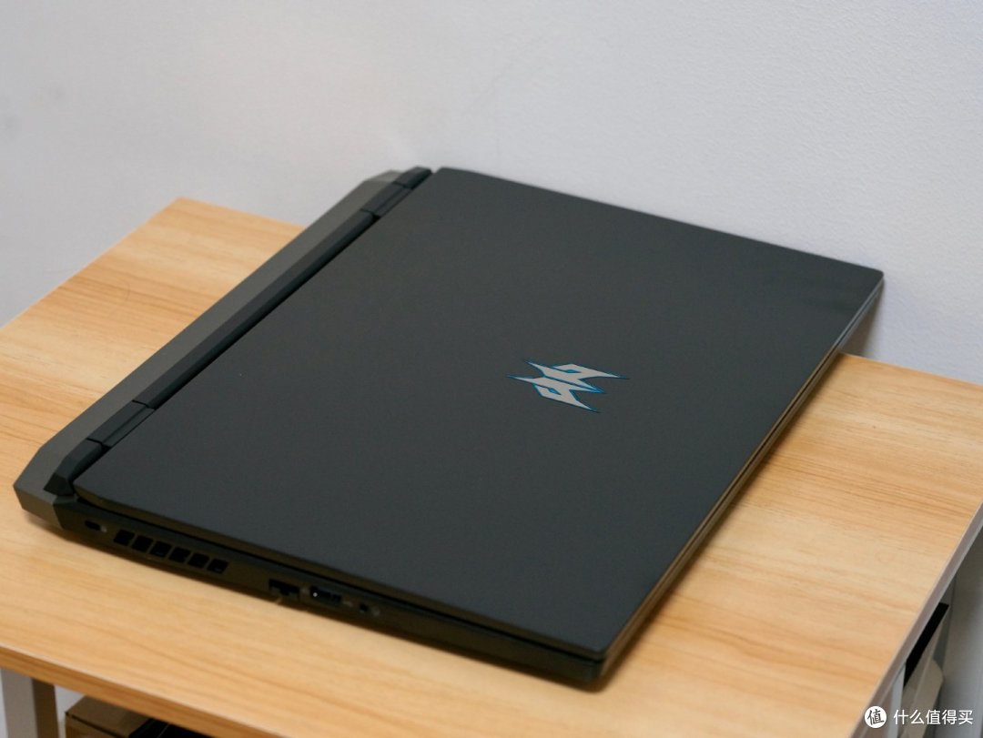 持续进化的游戏利器 掠夺者战斧300游戏本评测