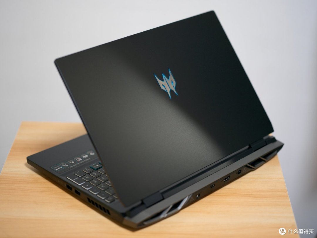 持续进化的游戏利器掠夺者战斧300游戏本评测