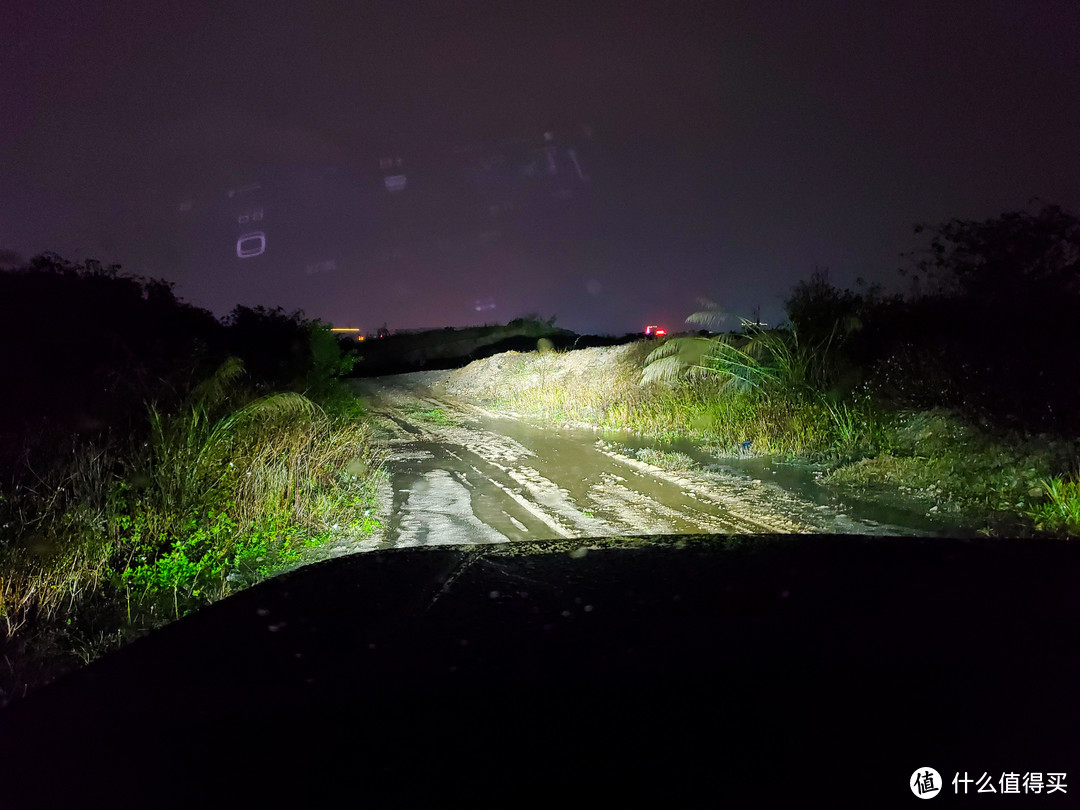 下过雨的小路