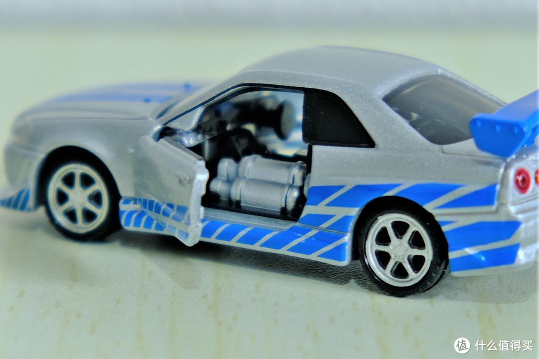 玩具？模型？——多美卡 黑盒 Tomica Premium