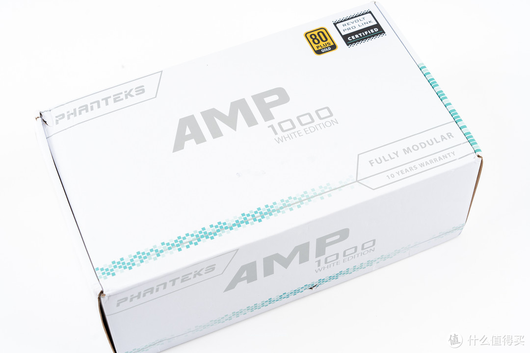 白色的G360A机箱配合白色的追风者AMP1000白色全模组电源，正好全照应，且追风者的这款PH-P1000G-WT01-CN电源为海韵代工的FOCUS同源产品，品质有保证，加上追风者的十年换新服务，自然就不必担心使用问题了