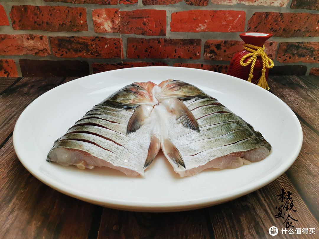 适合中秋家宴的鱼头菜：比剁椒鱼头好吃，比鱼头泡饼美味，要试试