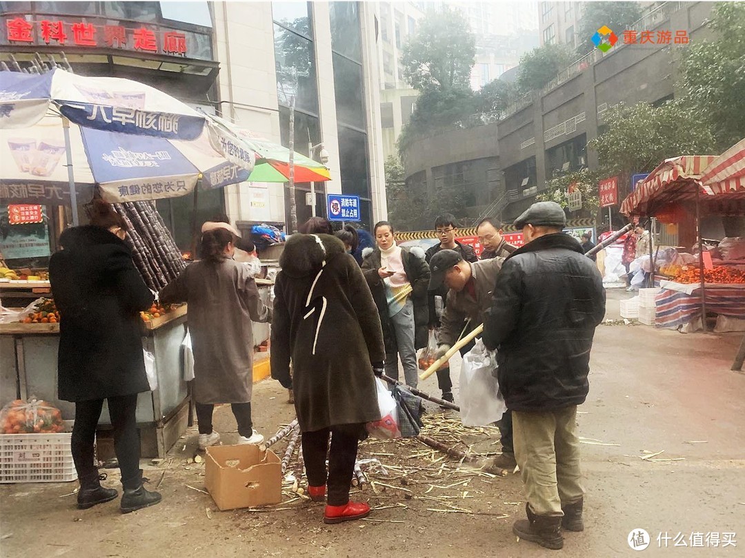 在重庆赶场有多好玩？男人都爱扎堆泡茶馆，走在路上还能相亲