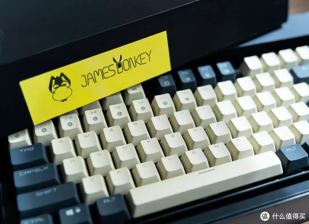 独领风骚的桌面搭档：james donkey贱驴RS6三模机械键盘