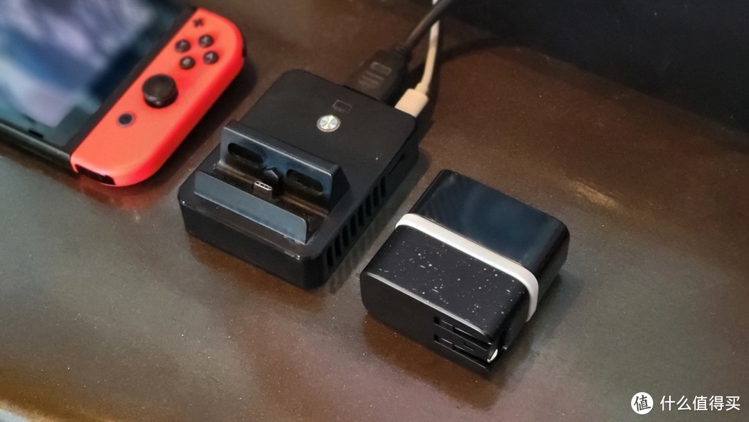 Switch 连接玲珑坞投屏，比第三方底座都要轻巧方便