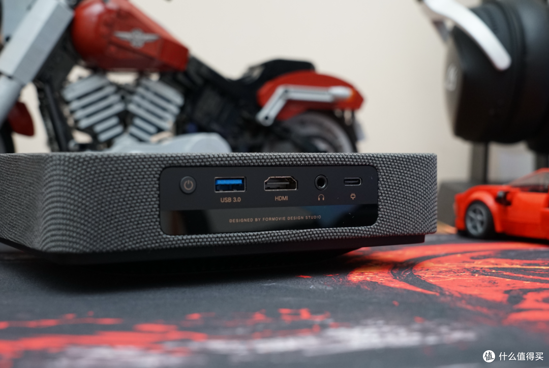 既生瑜何生亮?更小,更强!峰米S5激光投影仪 VS 极米 NEW Z6X