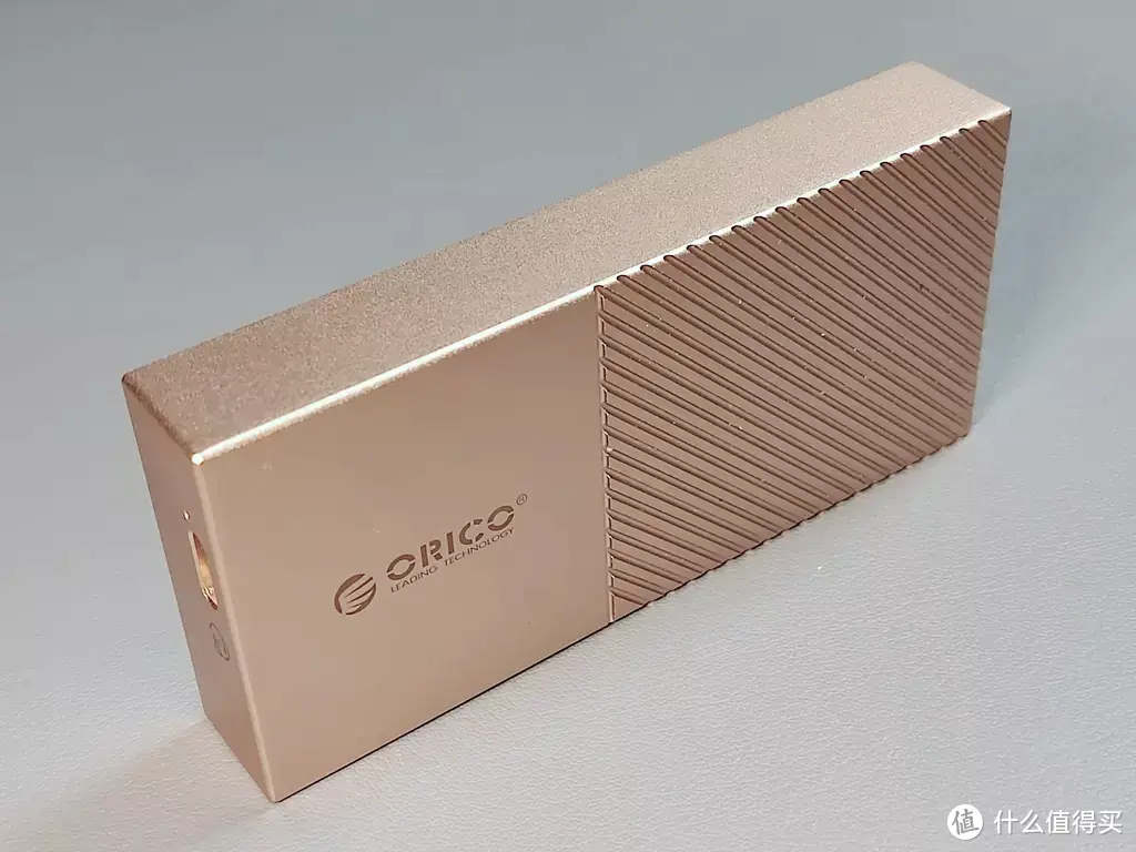 这块高颜值的“金砖”高速却不高温：ORICO USB4.0固态硬盘盒体验