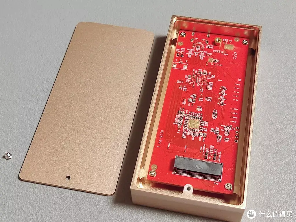 这块高颜值的“金砖”高速却不高温：ORICO USB4.0固态硬盘盒体验