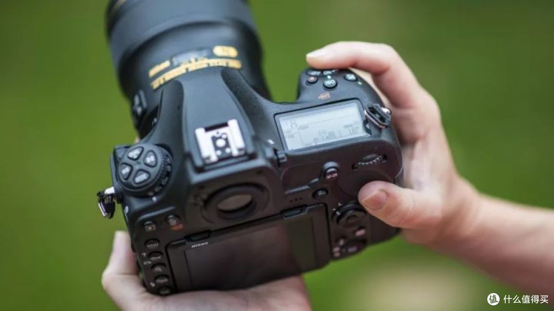 老单反先别扔，单反相对微单的优势在哪里？