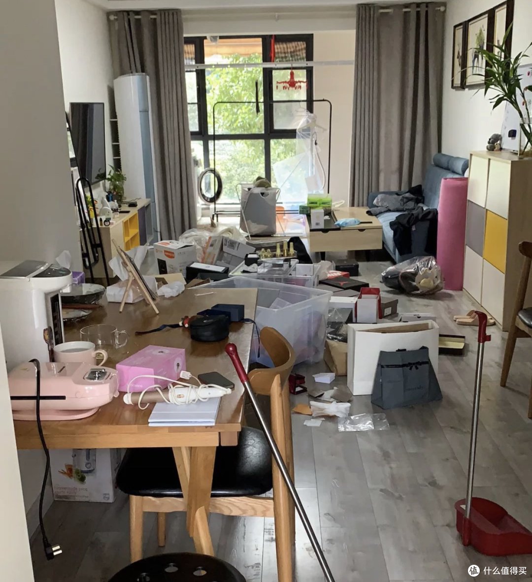 看过无数脏乱差的家,我窥见了无数贫穷家庭的通病,个个扎心