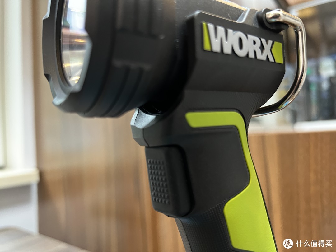 值得买首发：Worx WU027 无线便携强光LED工作灯