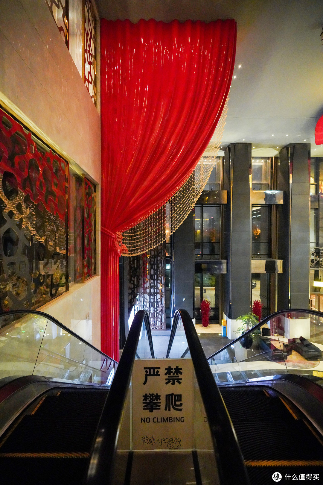 那一抹红的法式优雅~酒廊应是国内最佳 昆明索菲特大酒店 豪华套房 入住体验
