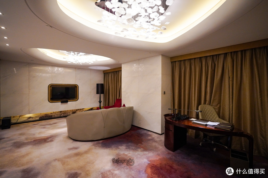那一抹红的法式优雅~酒廊应是国内最佳 昆明索菲特大酒店 豪华套房 入住体验