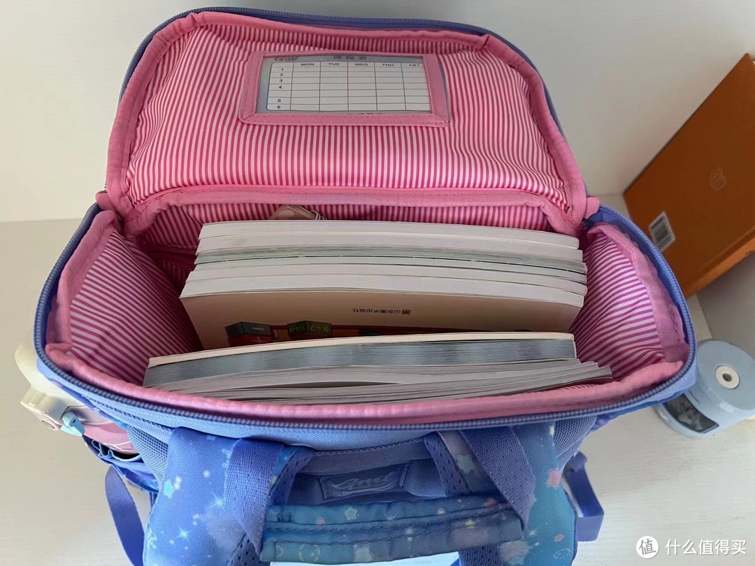 开学在即 如何选购小学生书包？来自GMT超轻儿童护脊书包的体验分享