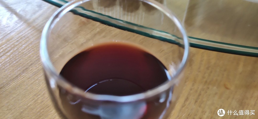 放了七年的葡萄酒味道会有何变化?酒厂实力对于酒的贮藏影响关键度如何?玛莎的罗纳河谷AOC红葡萄酒可能算是代表咯