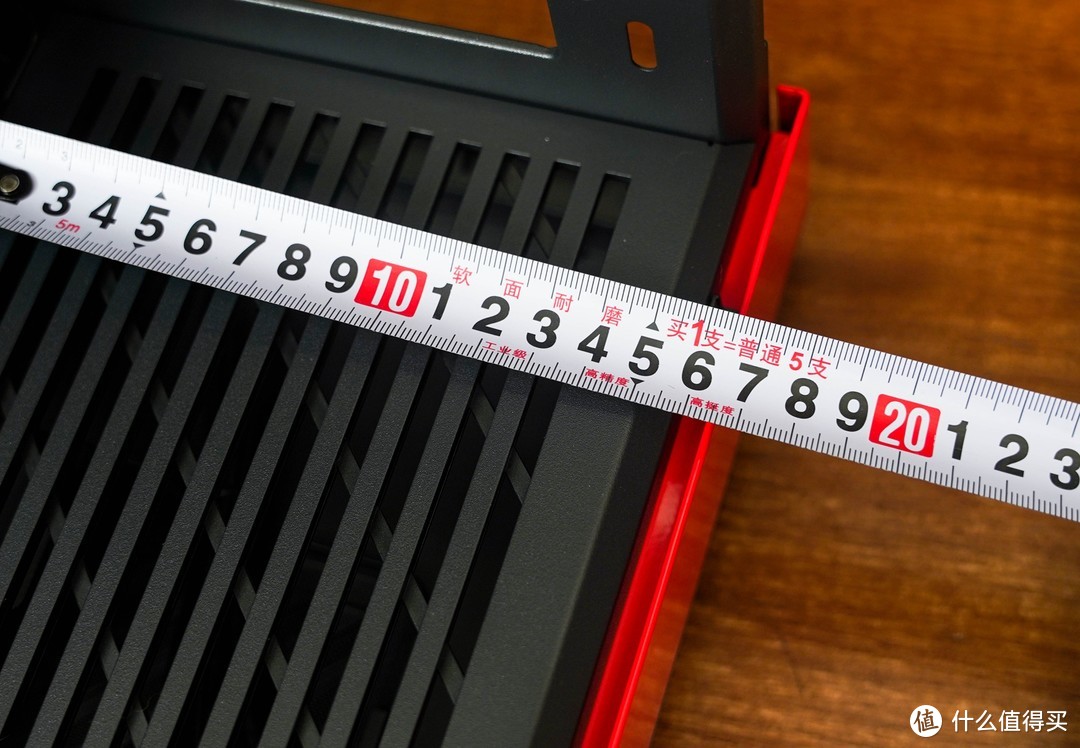 HYTE Y60海景房机箱：红黑配色带你玩转12代酷睿+XPG DDR5平台主机