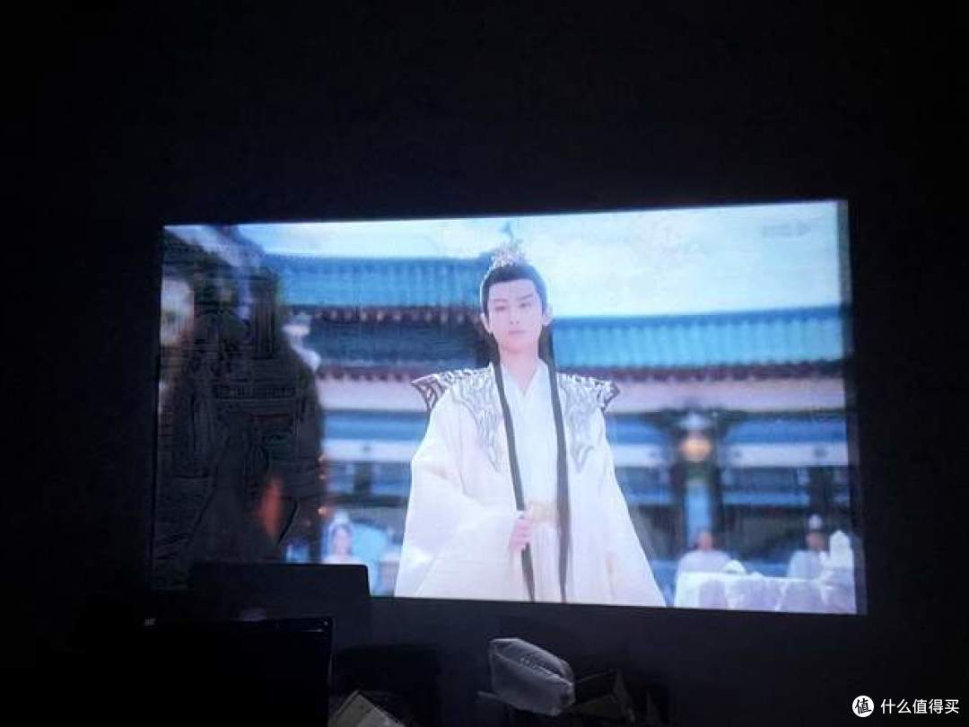 拼多多200价位的投影仪值得入手吗？我拆开给大家看看