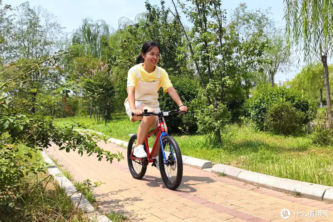 两圈学会骑，低跨度车架上下更方便，萌大圣皮带轮自行车评测