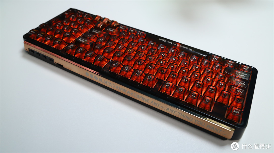 黑晶透光三模开源的米物客制化机械键盘BlackIO 98