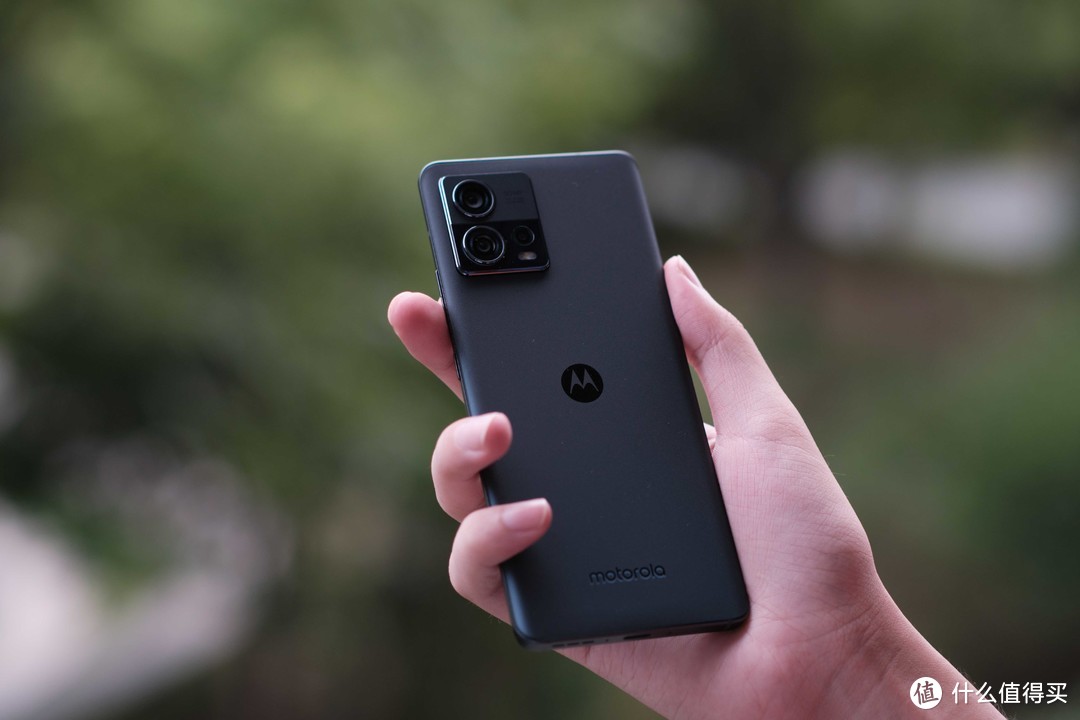 可能是两千档最轻薄的旗舰——moto S30 Pro