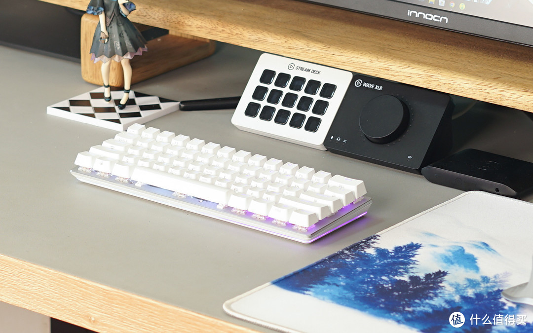 美商海盗船K70 PRO MINI无线键盘评测：白色外观结合视觉灯效超级美，60%极简无线游戏利器！