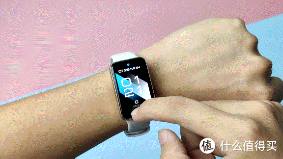 小米手环7 Pro 上手体验：手表大屏，手环内心，399感受如何？