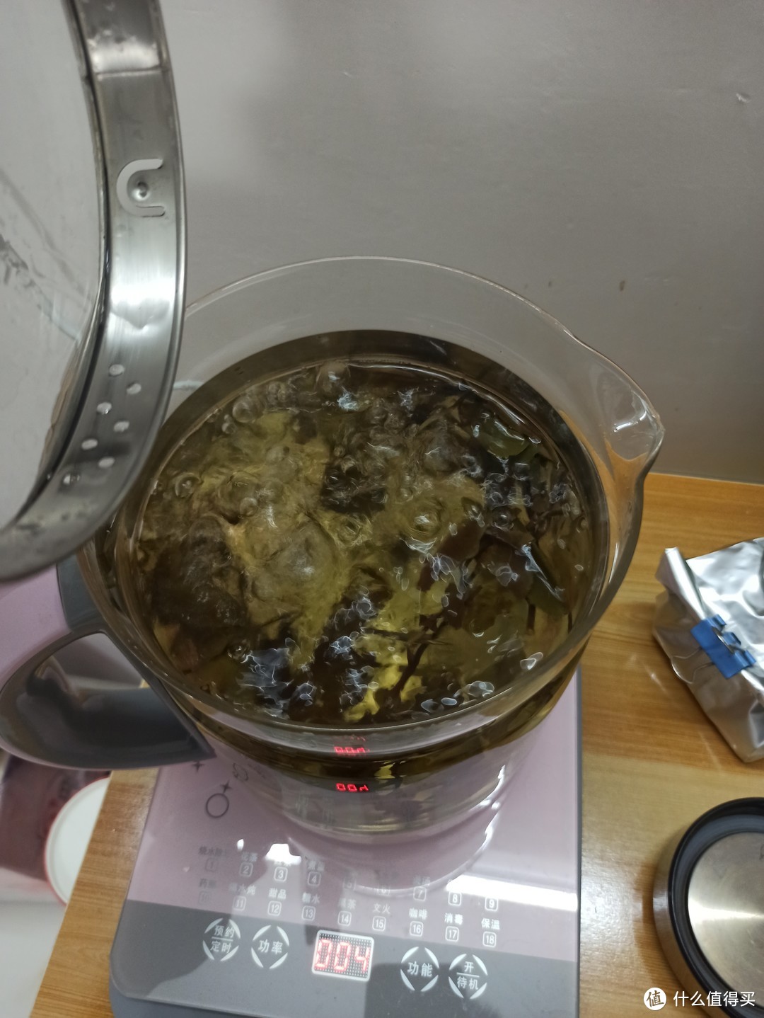 那是真的香！！！白茶寿眉的另一种打开方式：尝试用煮茶器煮寿眉。