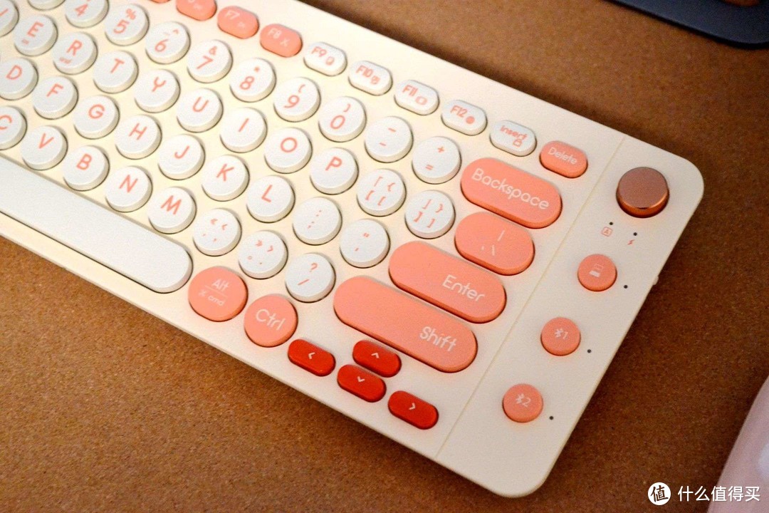性价比超高的薄膜键盘，不用垫手托打字，一套键鼠也就一百多