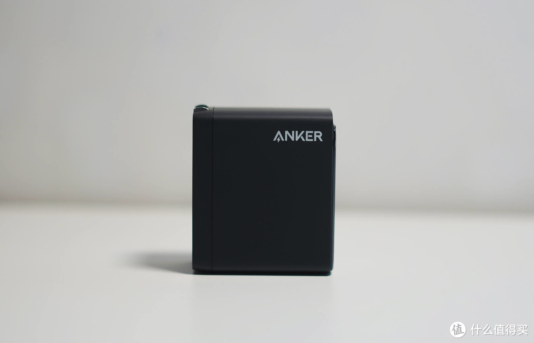 Anker 717 140W单口快充充电器：Mac的最佳伴侣，续航小利器