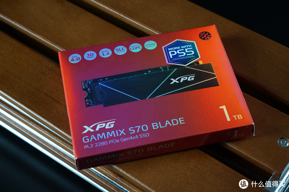 固态使用了威刚的旗舰-XPG Gammix S70 Blade 1Tb。