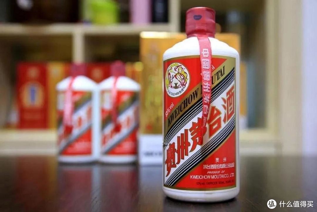 茅台酒瓶的红带子有什么用？可不只是装饰品，行家给出了3点玄机