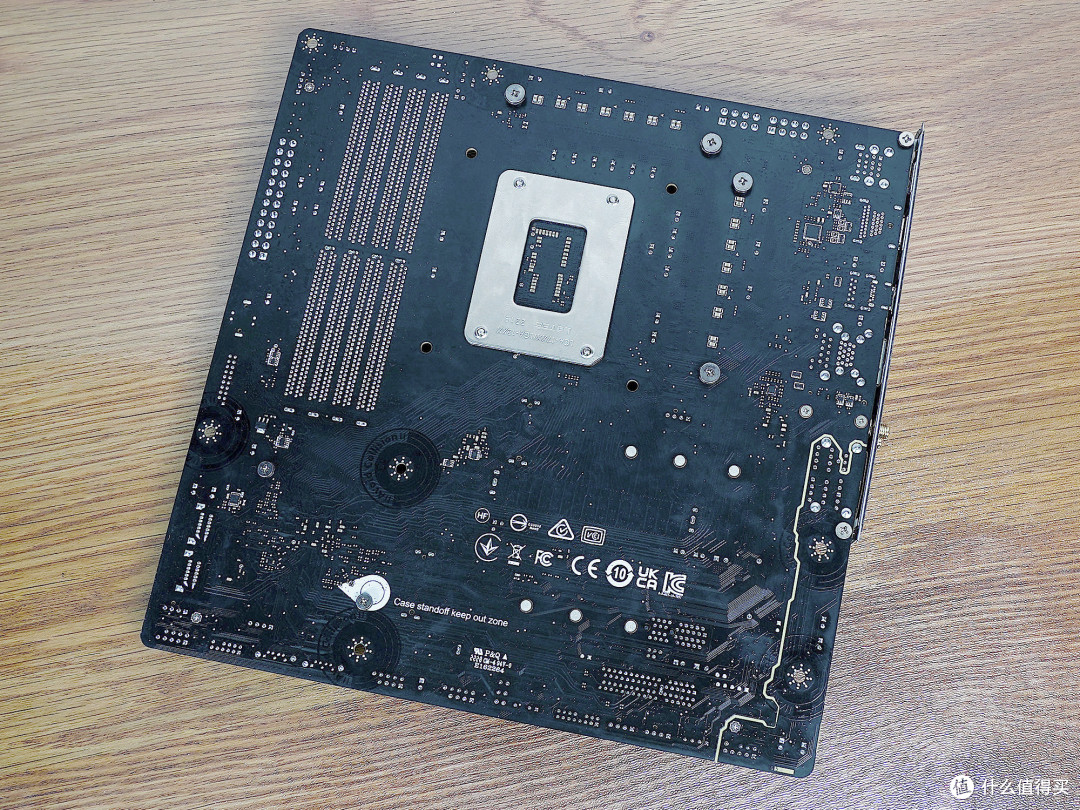 超频后的12400不比7600X差!一套海景房风格的攒机攻略分享