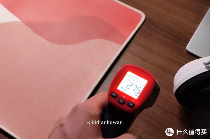 天凉手不冷，可以取暖的鼠标垫：向物发热暖桌垫评测