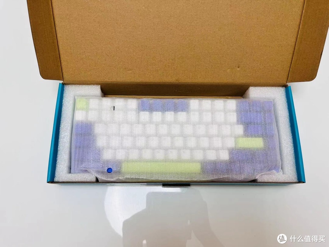 机械键盘里的白月光——雷柏V700-8A键盘评测