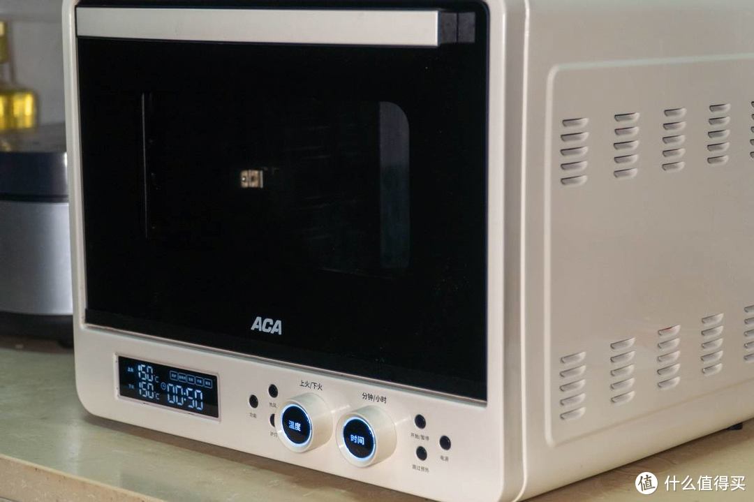 颜值与实力并存，厨房烘培神器——ACA烤箱A8