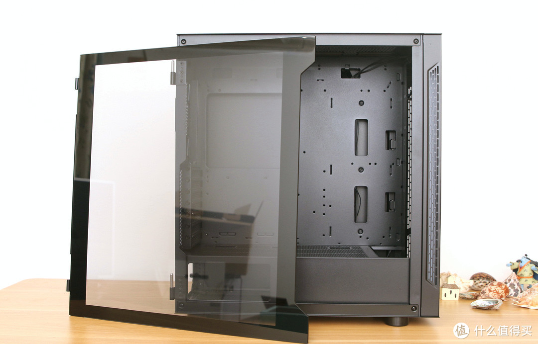 Tt挑战者H2Pro机箱DIY分享：外观漂亮散热强，主流配置很能装